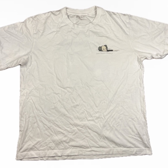 Uniqlo X Kaws 2023 2-sided Size L - Picture 1 of 2